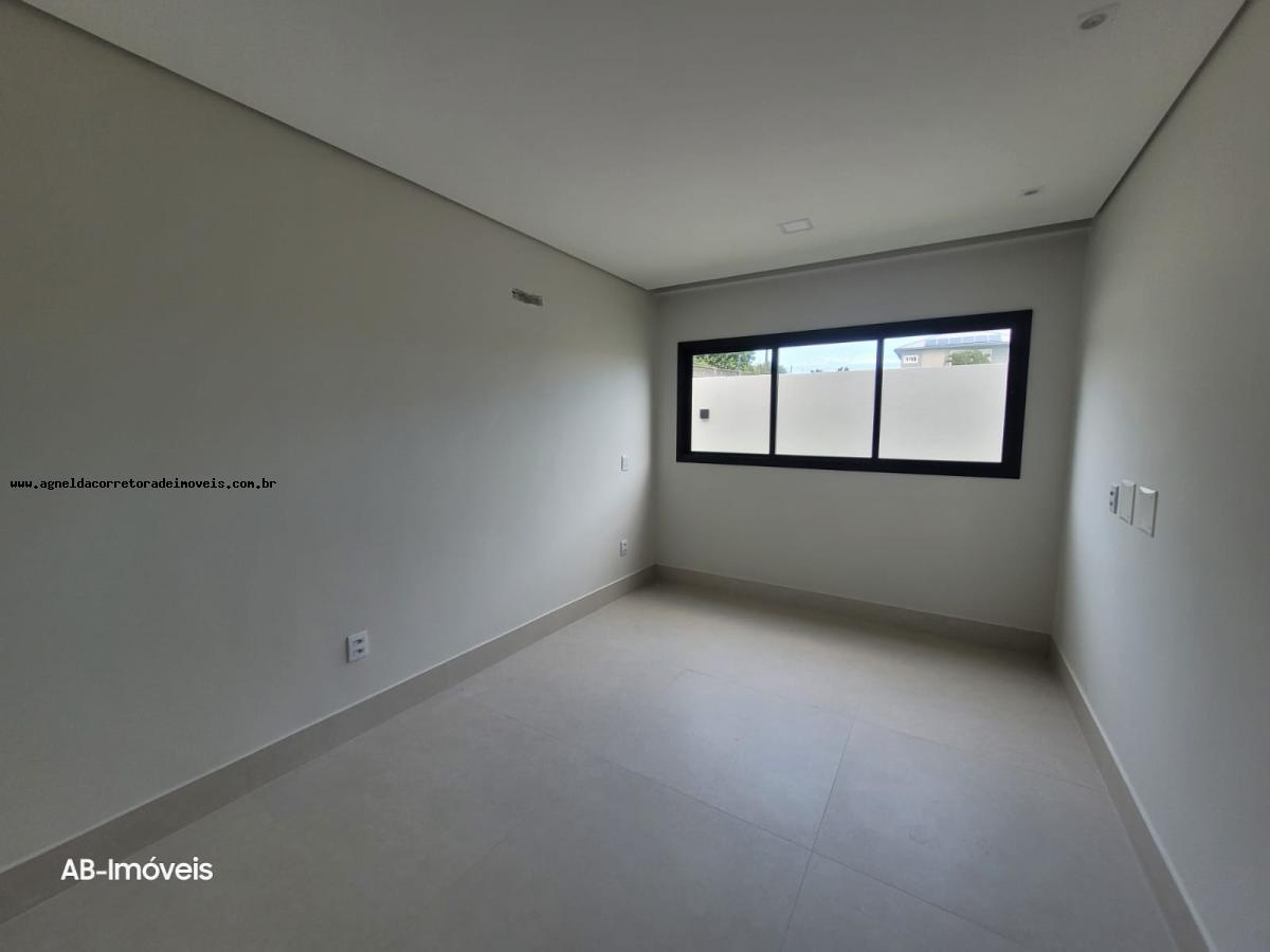 Casa de Condomínio à venda com 3 quartos, 220m² - Foto 24