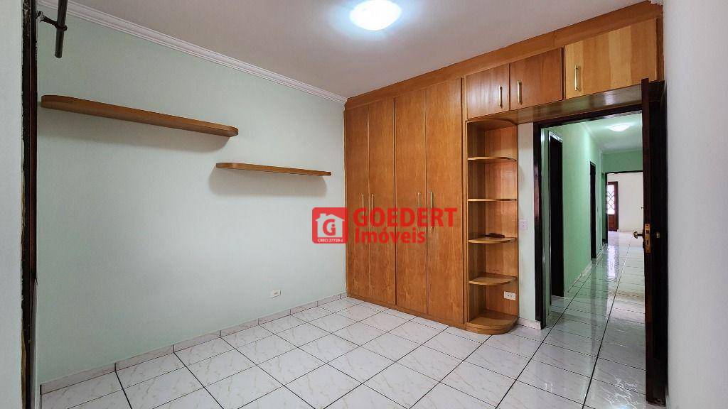 Sobrado à venda e aluguel com 3 quartos, 220m² - Foto 30