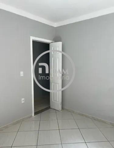 Casa à venda com 4 quartos, 200m² - Foto 13