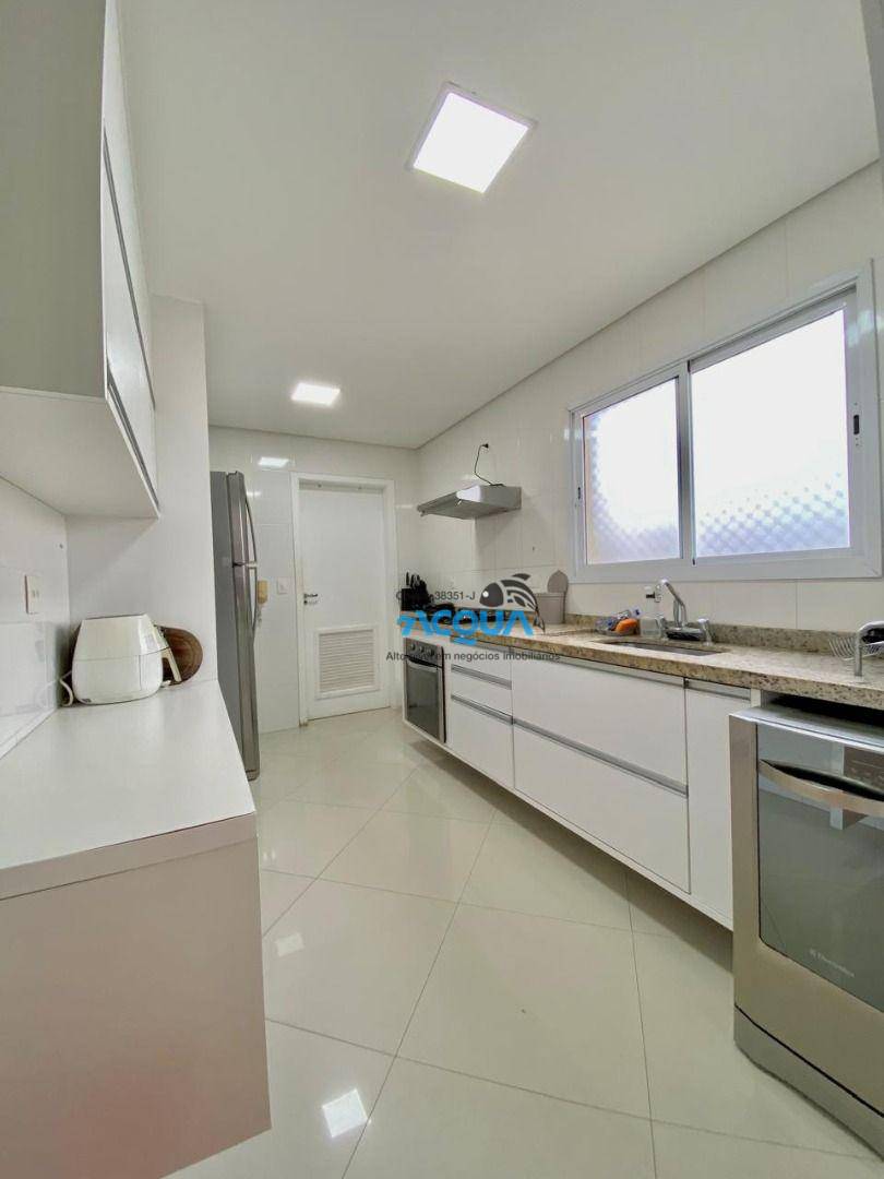 Apartamento à venda com 3 quartos, 135m² - Foto 9