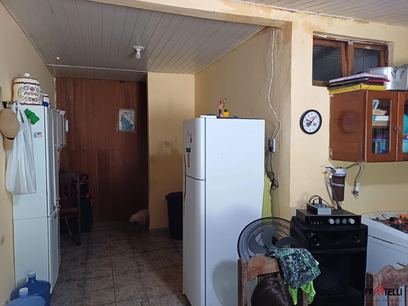 Casa à venda com 4 quartos, 200m² - Foto 4