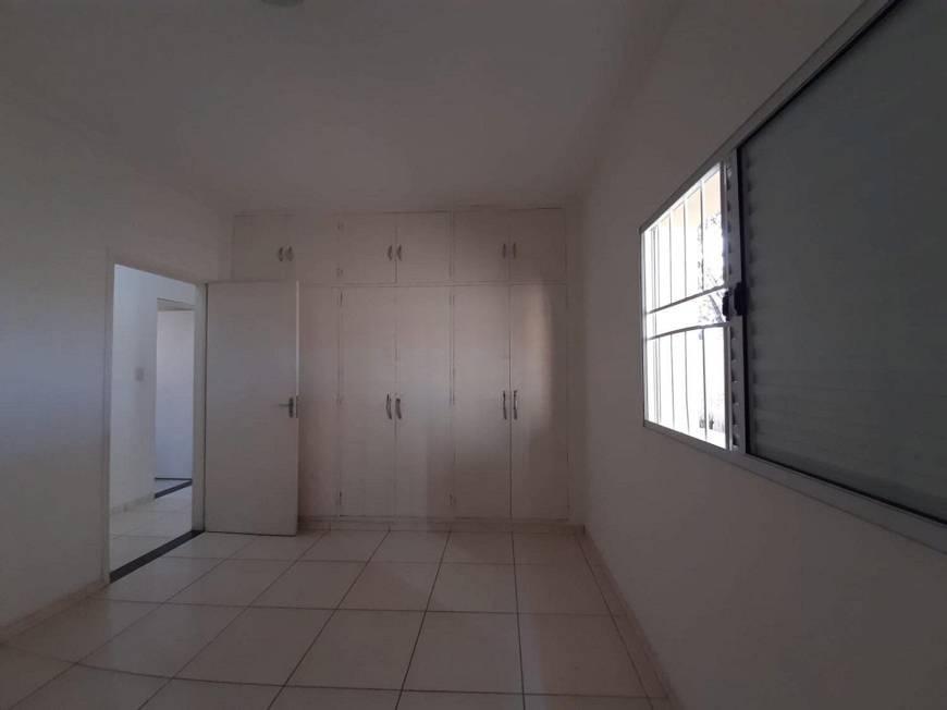 Casa à venda com 3 quartos, 258m² - Foto 10