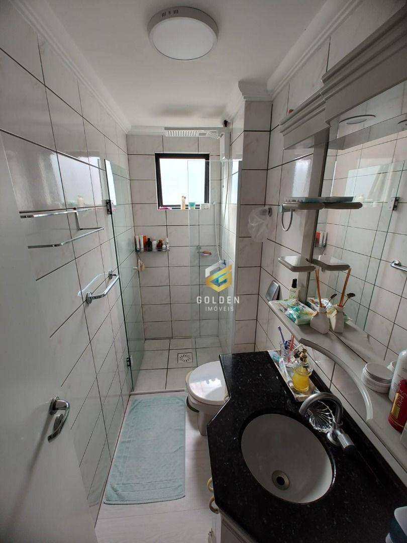 Apartamento à venda com 3 quartos, 118m² - Foto 2