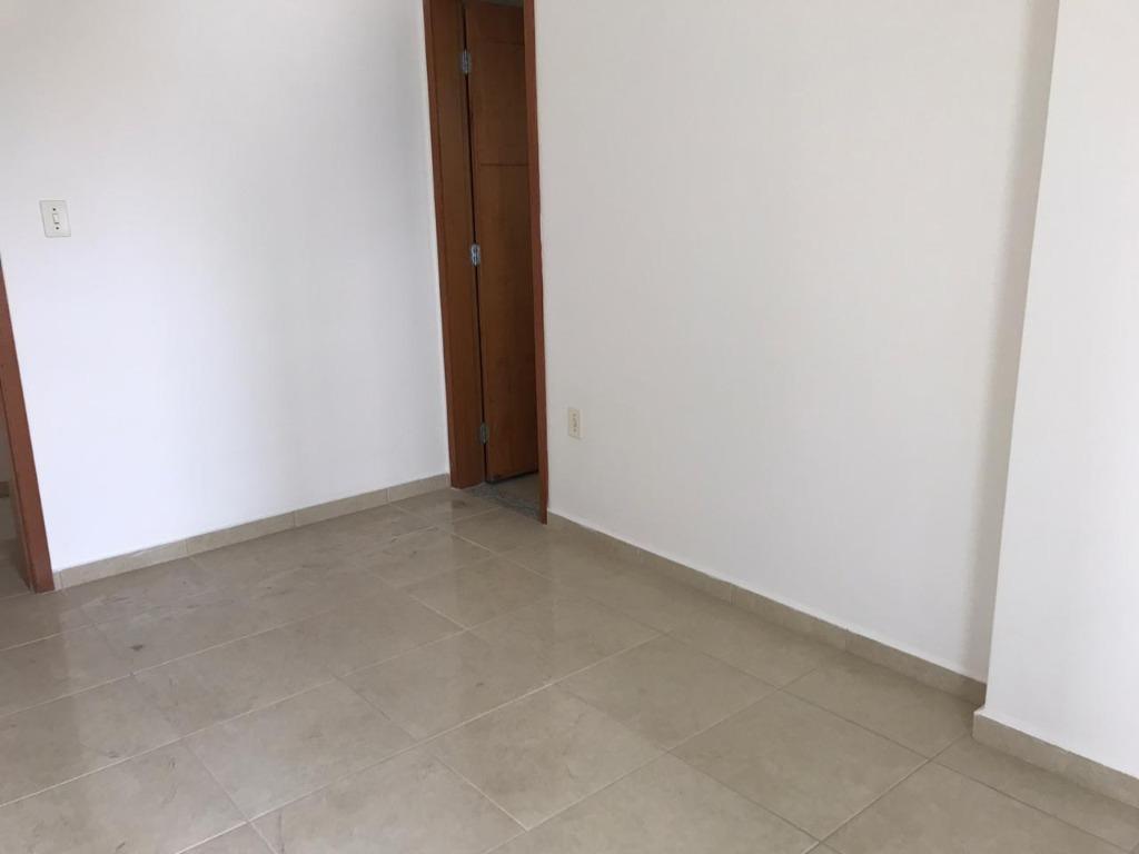 Apartamento à venda com 3 quartos, 96m² - Foto 11