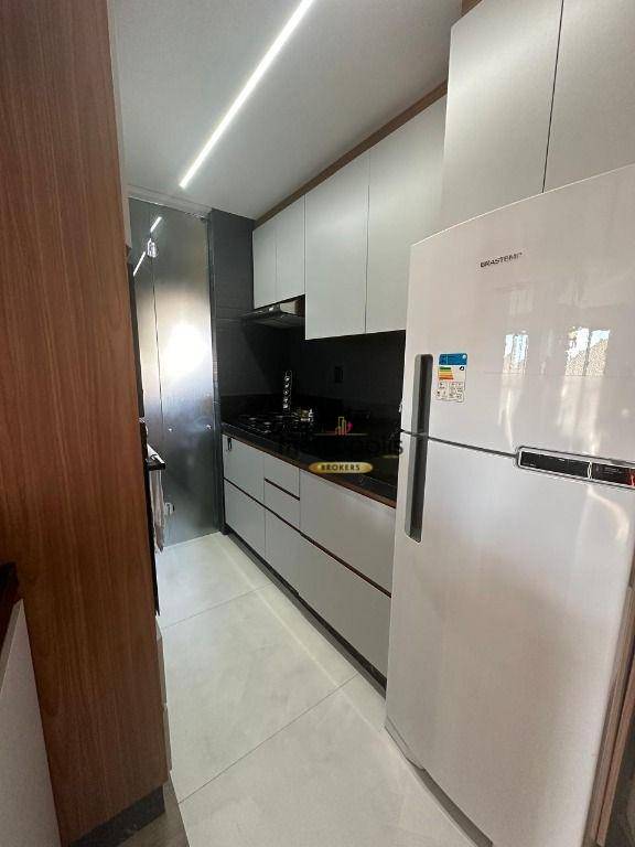 Apartamento à venda com 2 quartos, 60m² - Foto 3