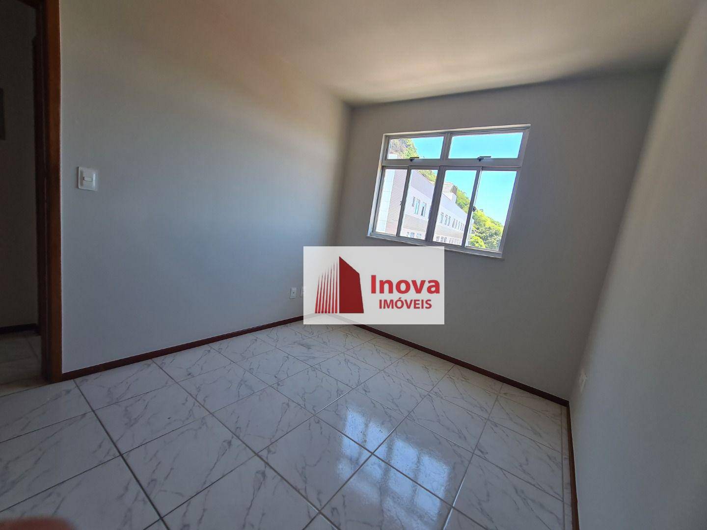 Apartamento à venda com 2 quartos, 70m² - Foto 12