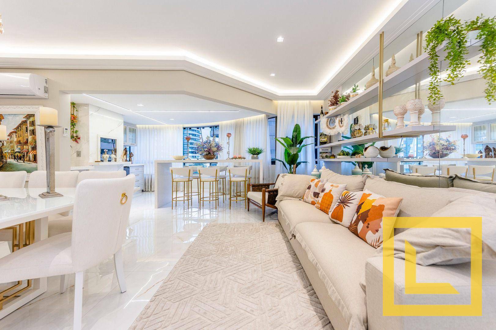 Apartamento à venda com 4 quartos, 282m² - Foto 9