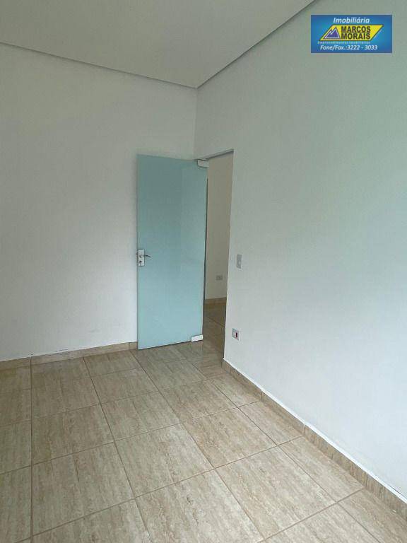 Casa para alugar com 2 quartos, 60m² - Foto 9