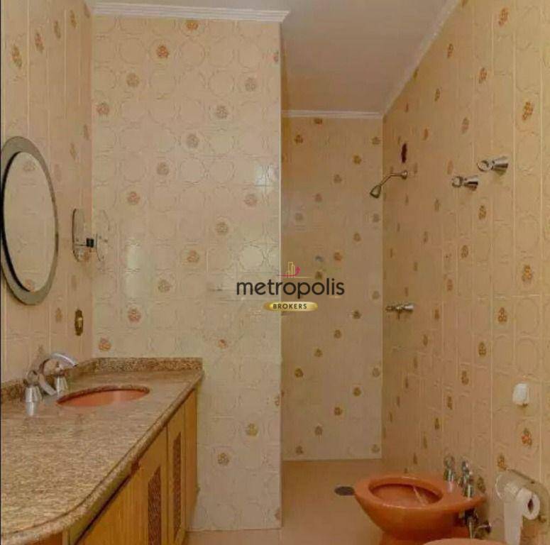 Sobrado à venda e aluguel com 5 quartos, 300m² - Foto 2