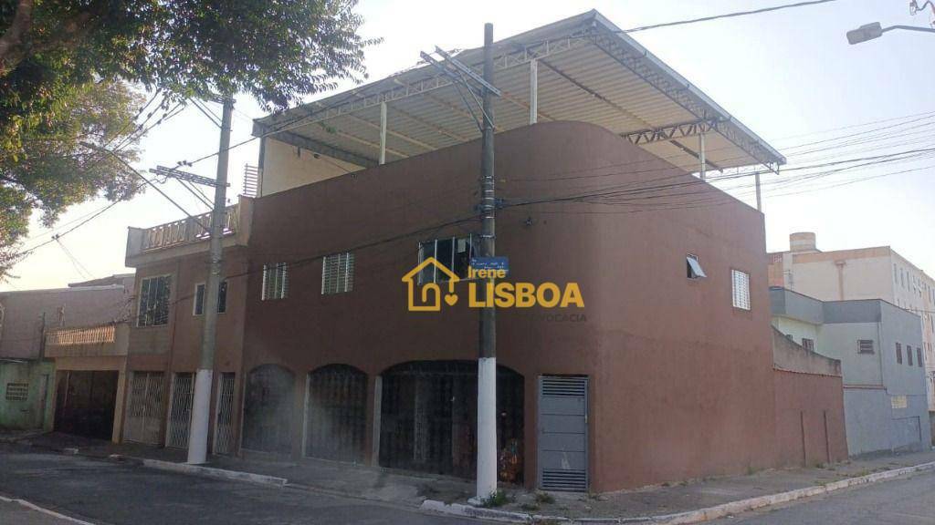 Sobrado para alugar com 8 quartos, 200m² - Foto 1