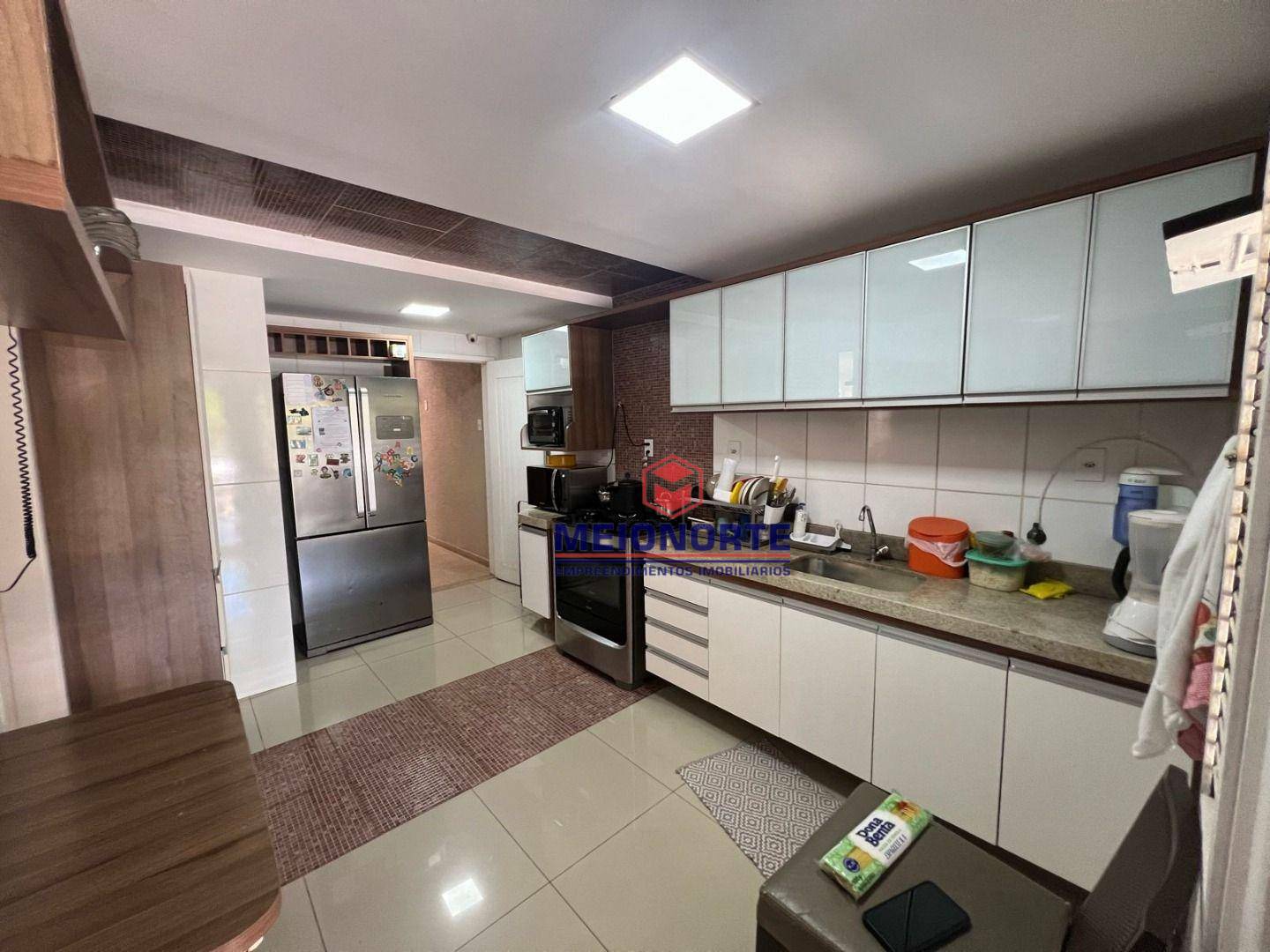 Casa de Condomínio à venda com 4 quartos, 255m² - Foto 5