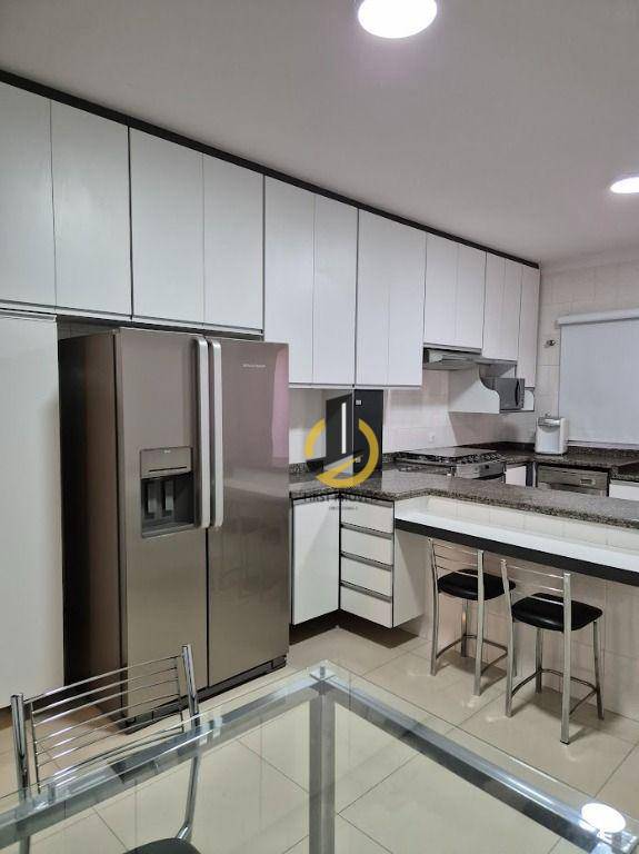 Sobrado à venda com 3 quartos, 300m² - Foto 12