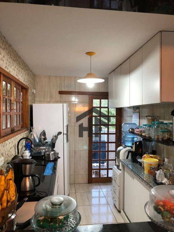 Casa de Condomínio à venda com 4 quartos, 217m² - Foto 4