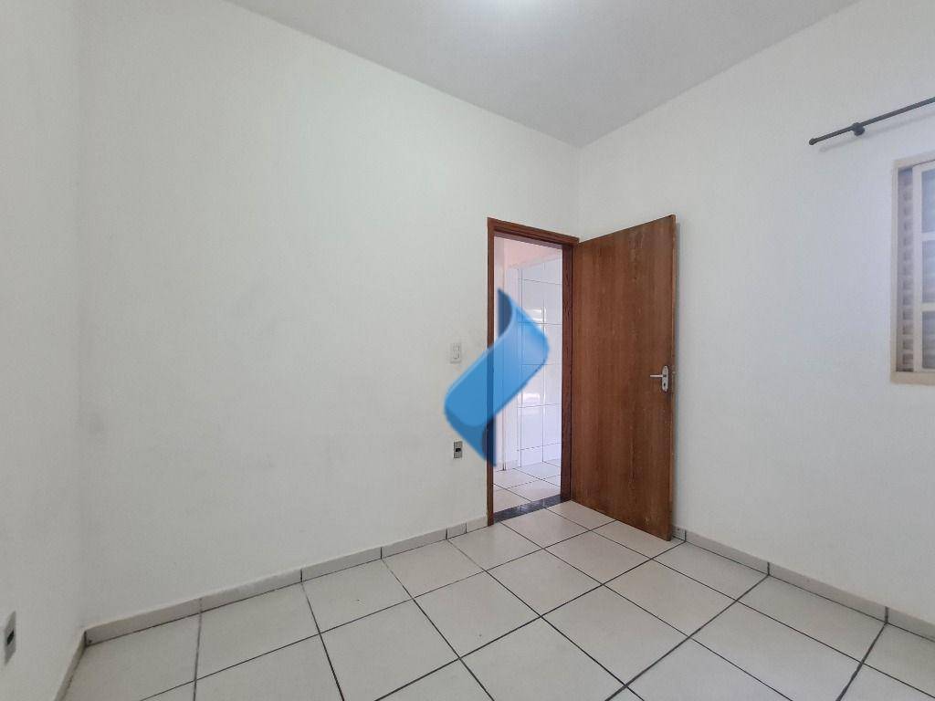 Casa à venda com 2 quartos, 104m² - Foto 9