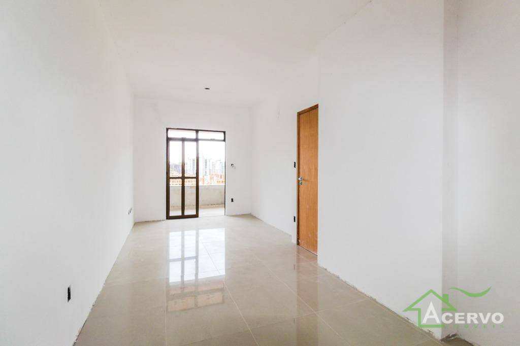 Apartamento à venda com 2 quartos, 71m² - Foto 4