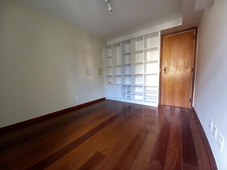 Apartamento à venda com 3 quartos, 140m² - Foto 19