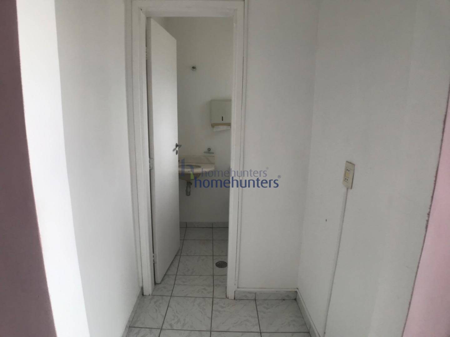 Casa à venda e aluguel com 6 quartos, 150m² - Foto 8