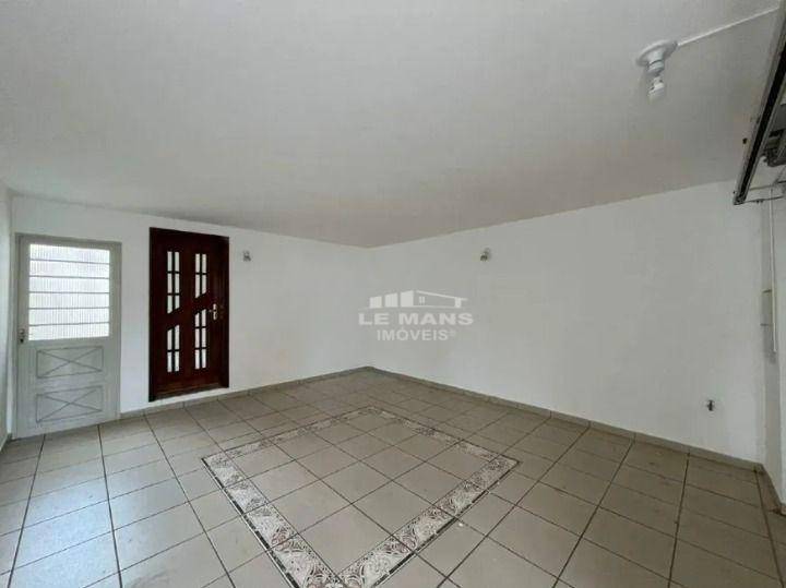 Casa para alugar com 3 quartos, 100m² - Foto 1