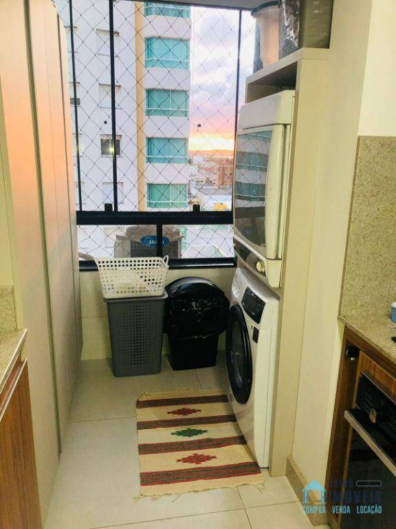 Apartamento à venda com 3 quartos, 209m² - Foto 7