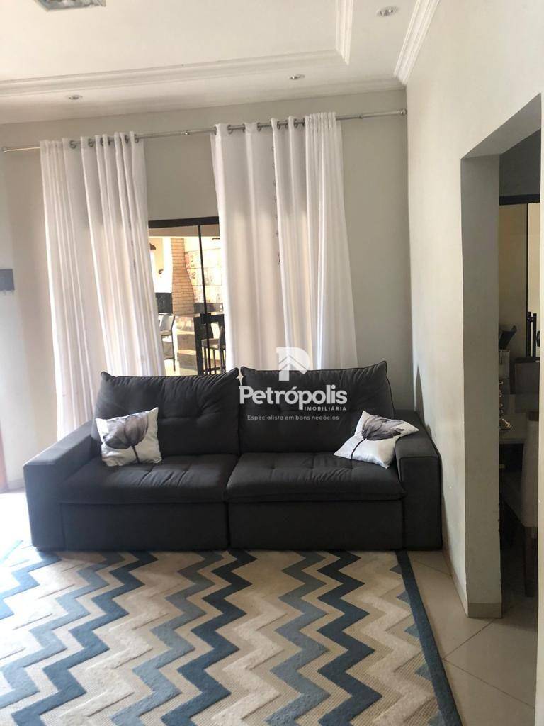 Casa à venda com 3 quartos, 190m² - Foto 4