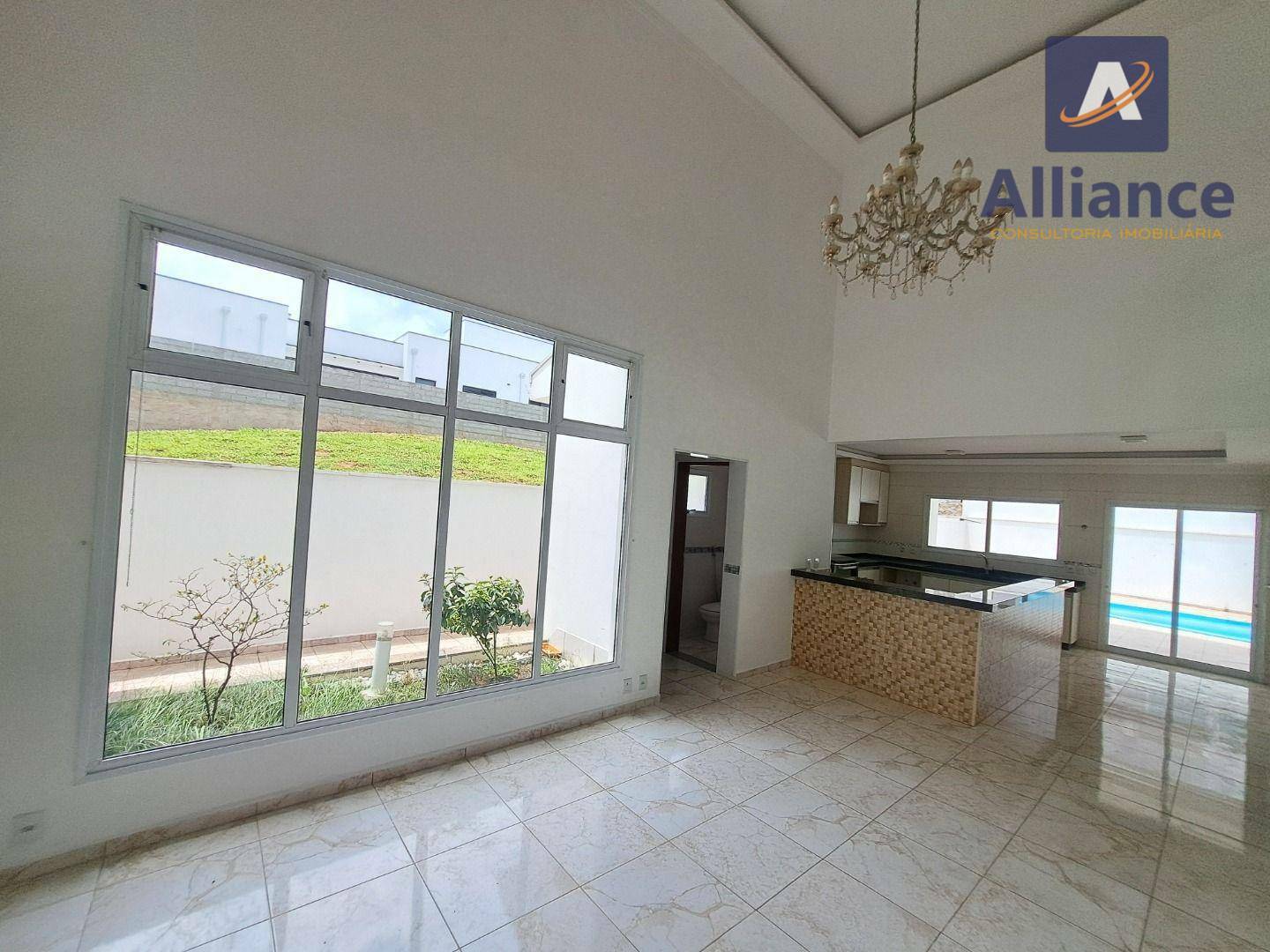 Casa de Condomínio para alugar com 3 quartos, 290m² - Foto 3