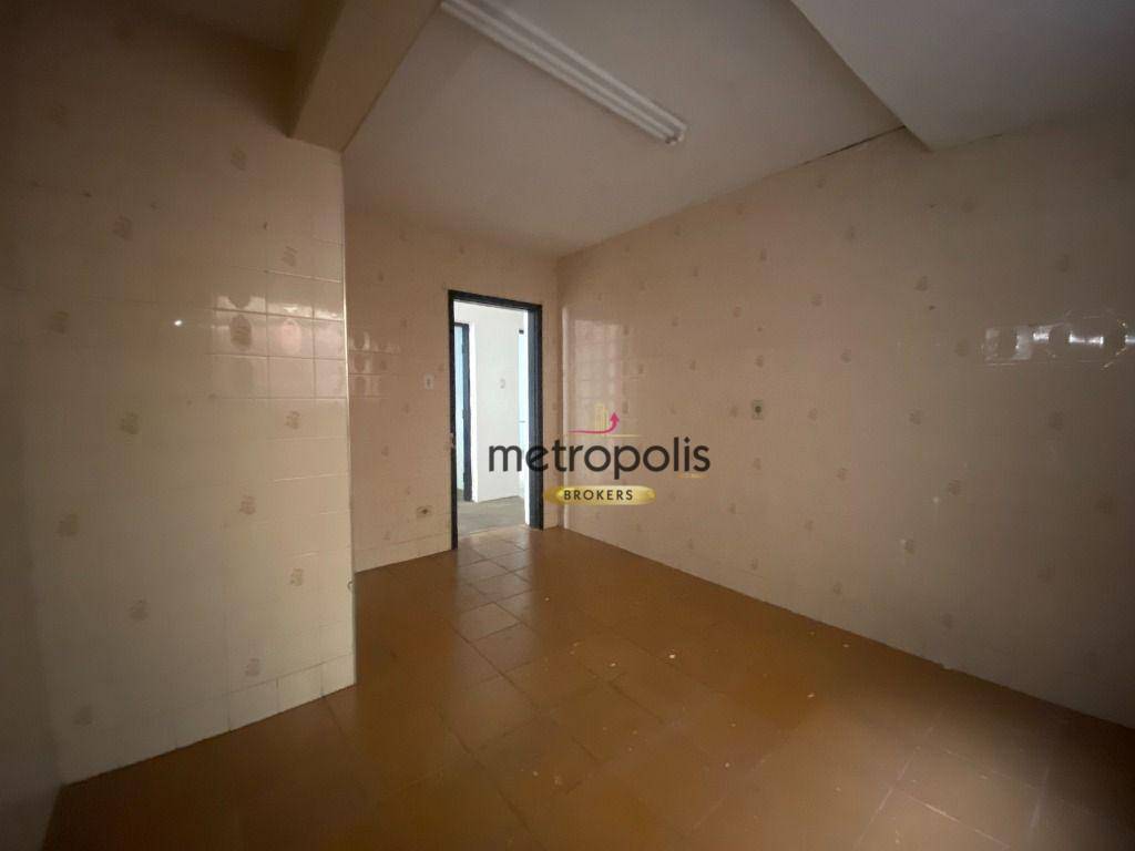 Casa para alugar com 3 quartos, 220m² - Foto 14