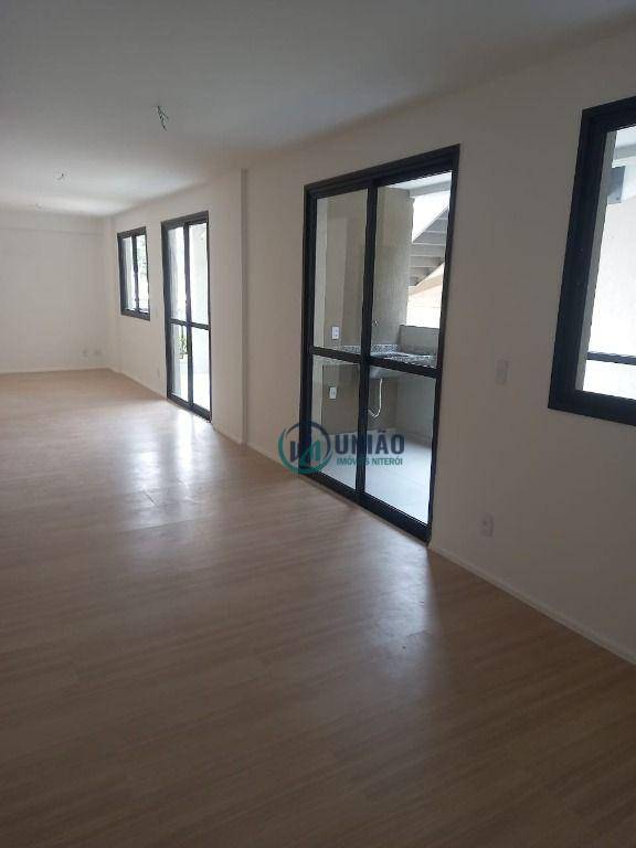 Apartamento à venda com 2 quartos, 75m² - Foto 22