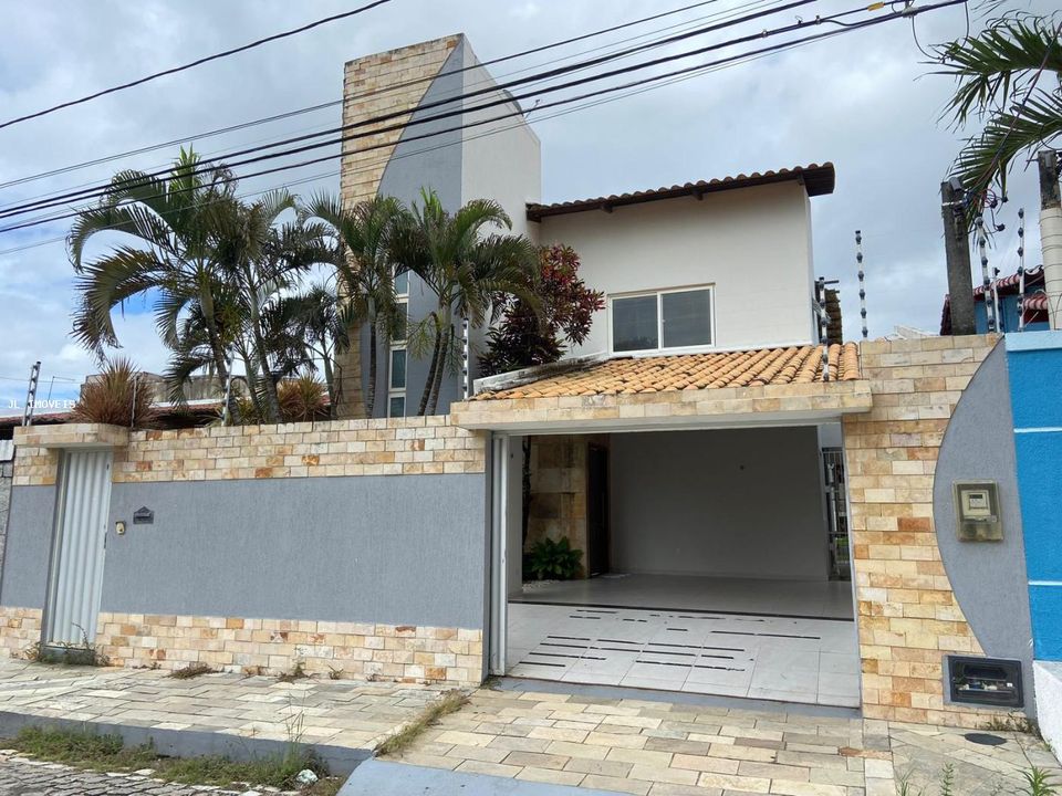 Casa à venda com 3 quartos, 270m² - Foto 1