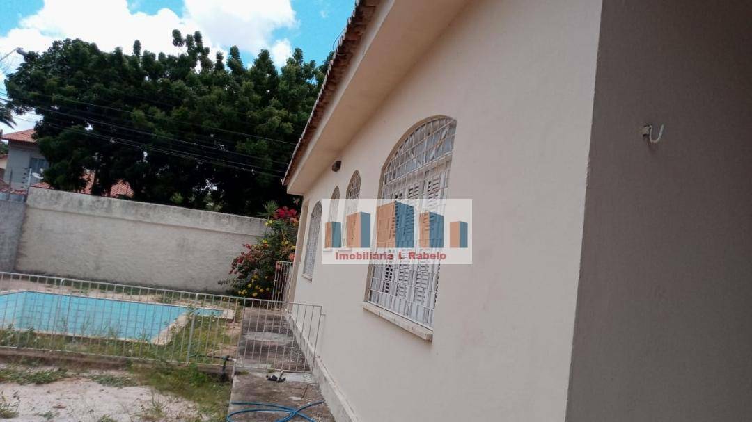 Casa para alugar com 4 quartos, 720M2 - Foto 1