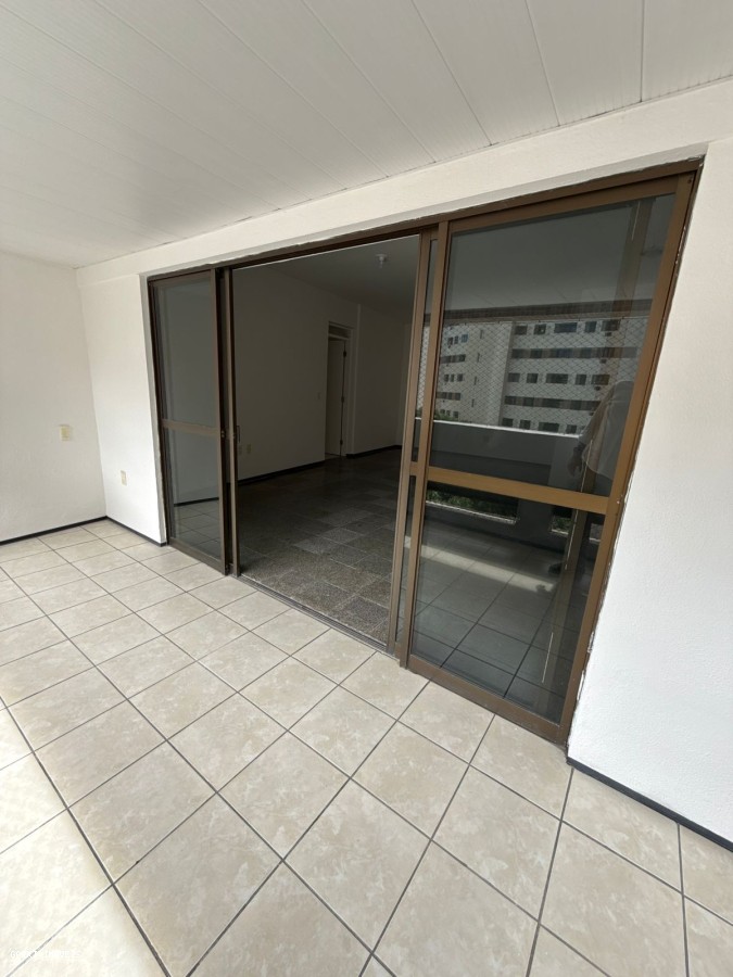 Apartamento à venda com 3 quartos, 158m² - Foto 11