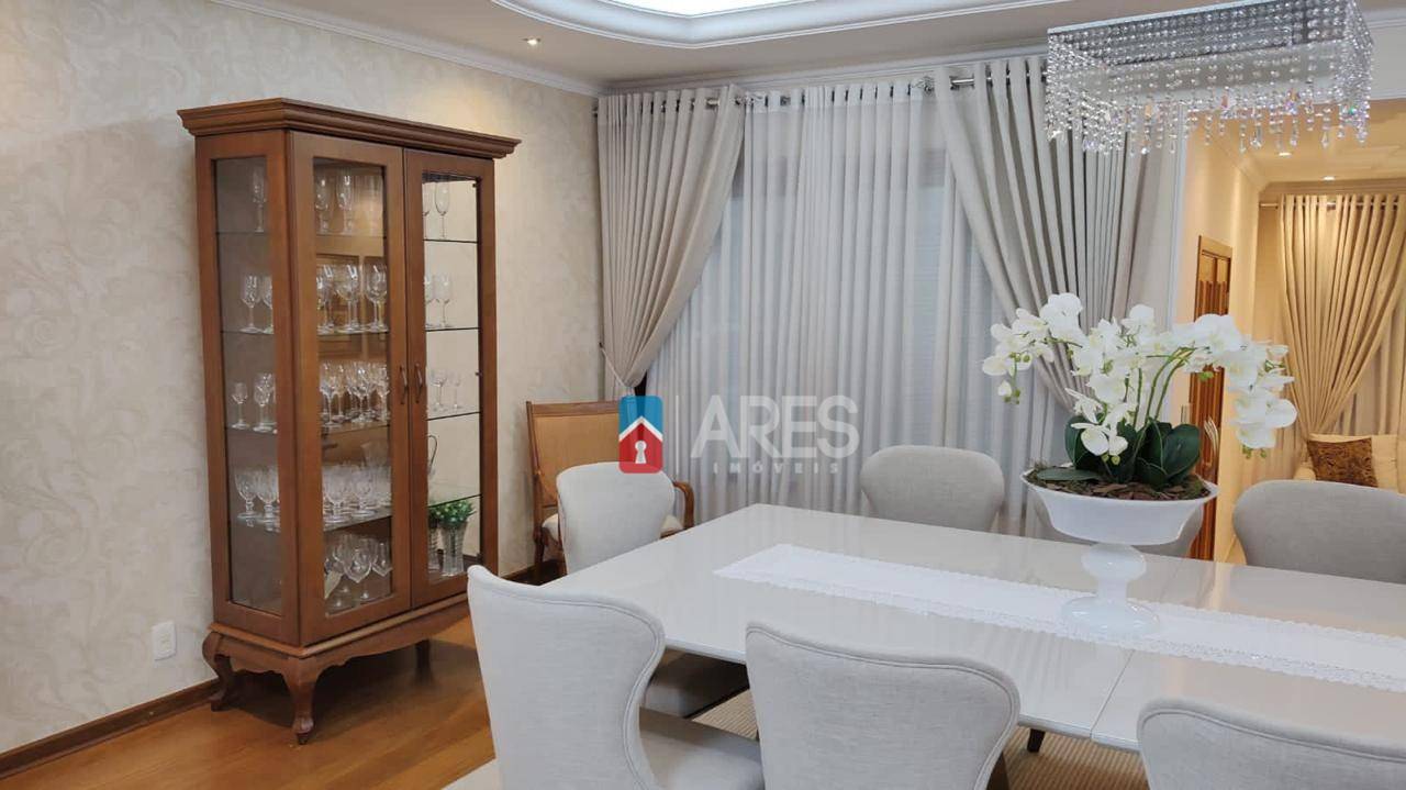 Casa à venda com 3 quartos, 380m² - Foto 7
