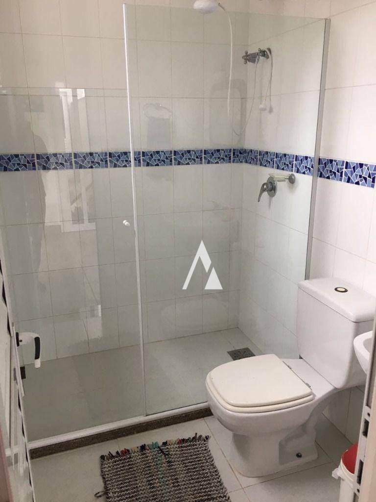 Sobrado à venda com 4 quartos, 298m² - Foto 42