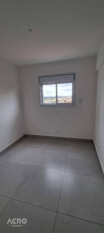 Apartamento à venda com 2 quartos, 64m² - Foto 8