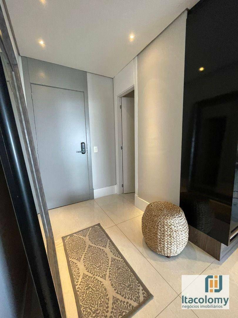 Apartamento à venda com 3 quartos, 202m² - Foto 9