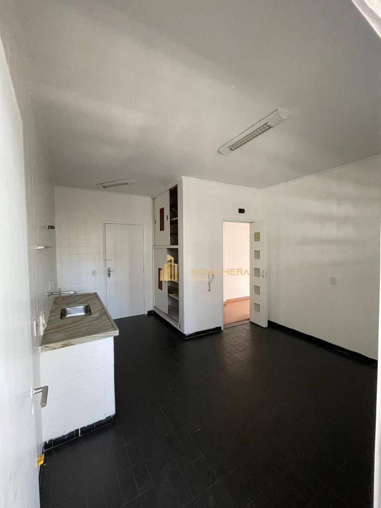 Apartamento à venda com 3 quartos, 105m² - Foto 11