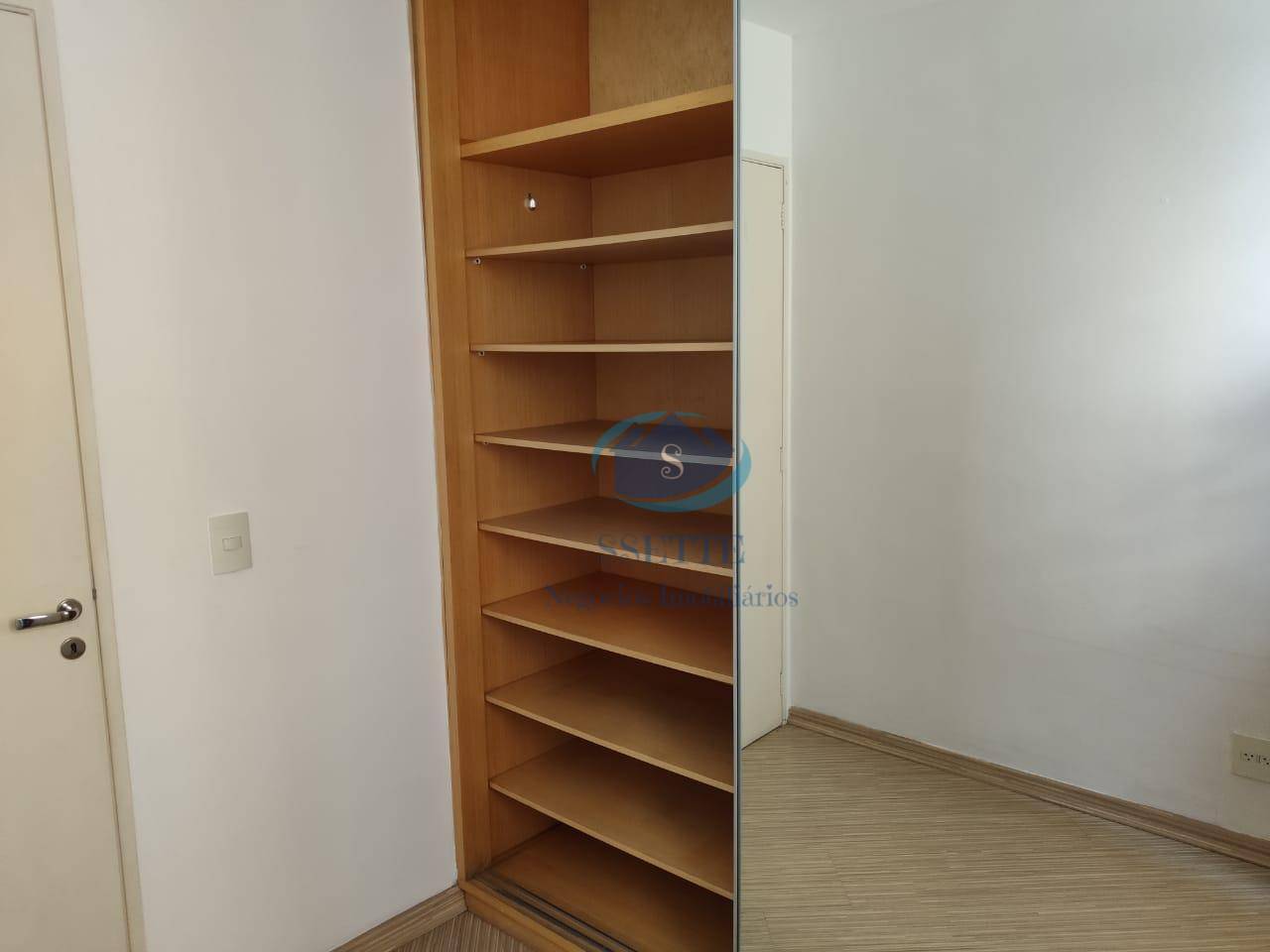 Apartamento à venda com 2 quartos, 64m² - Foto 11