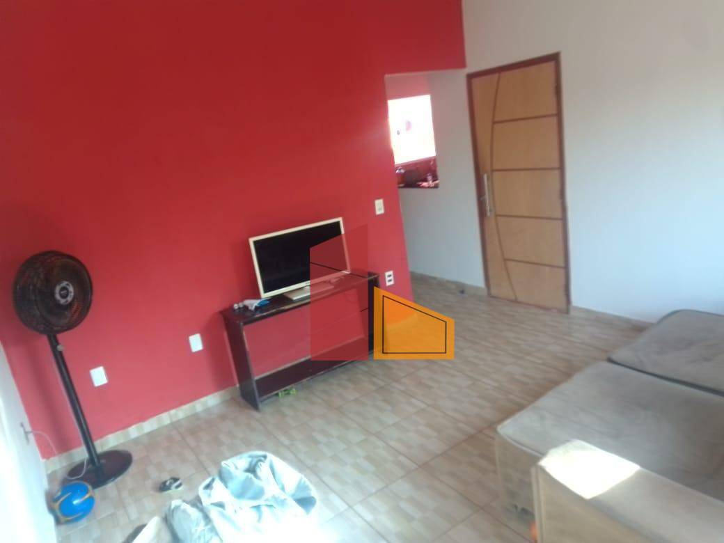 Casa à venda com 2 quartos, 106m² - Foto 1