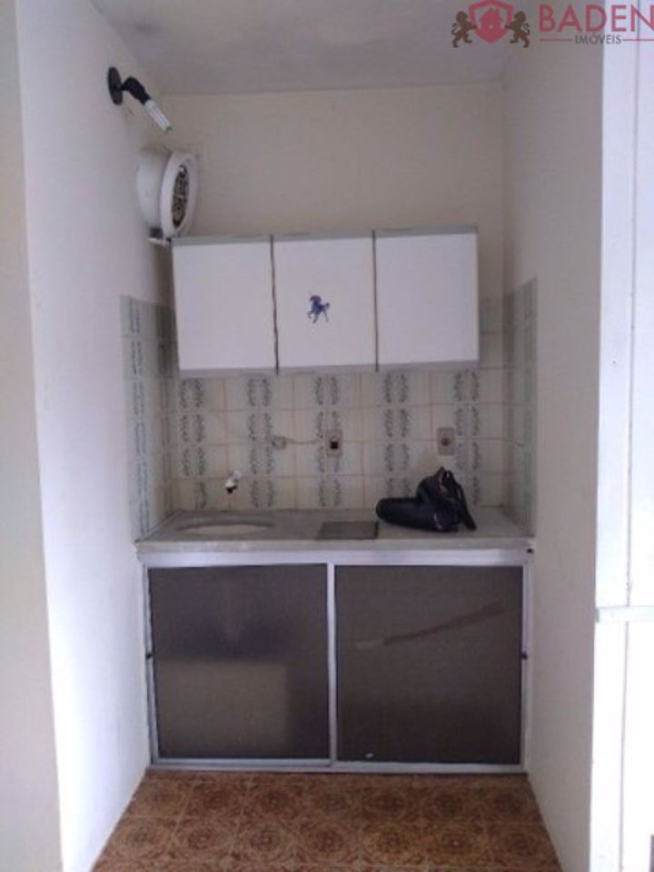 Apartamento à venda com 1 quarto, 27m² - Foto 2