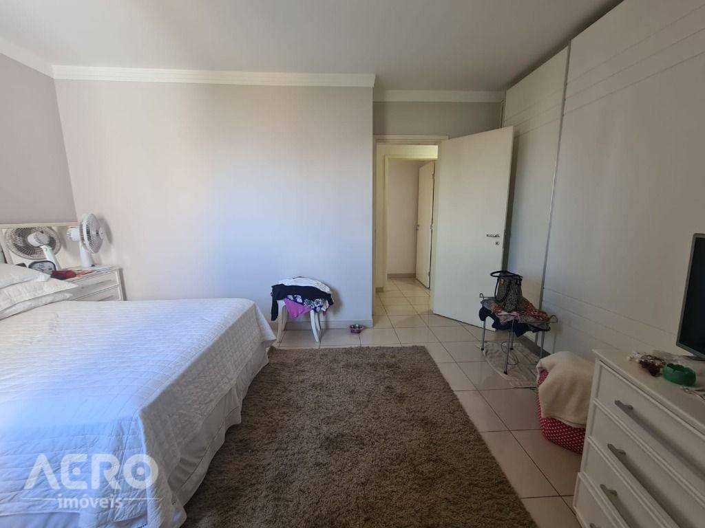 Apartamento à venda com 4 quartos, 147m² - Foto 6