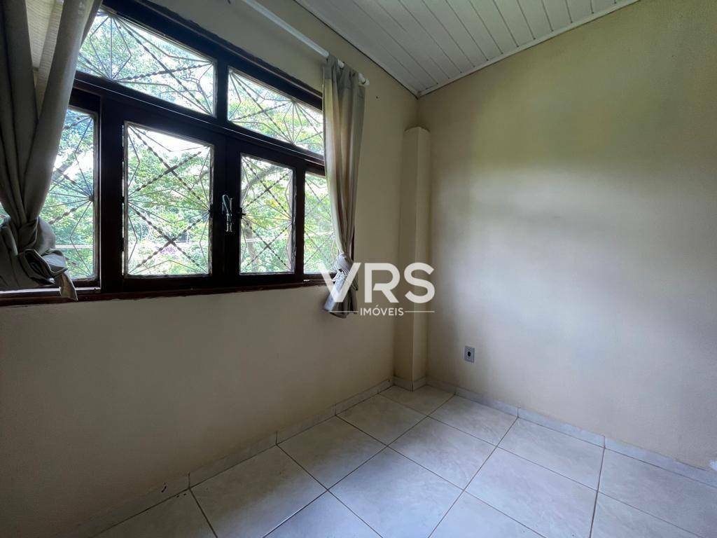 Casa à venda com 3 quartos, 110m² - Foto 13