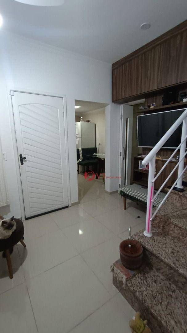 Sobrado à venda com 2 quartos, 60m² - Foto 4