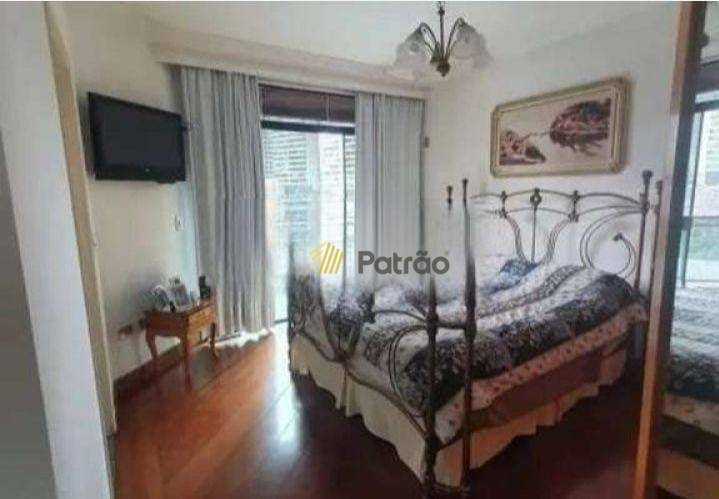 Sobrado à venda com 4 quartos, 300m² - Foto 2