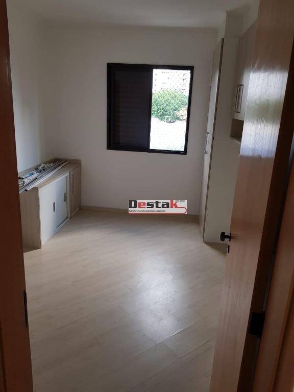 Apartamento à venda com 2 quartos, 64m² - Foto 5