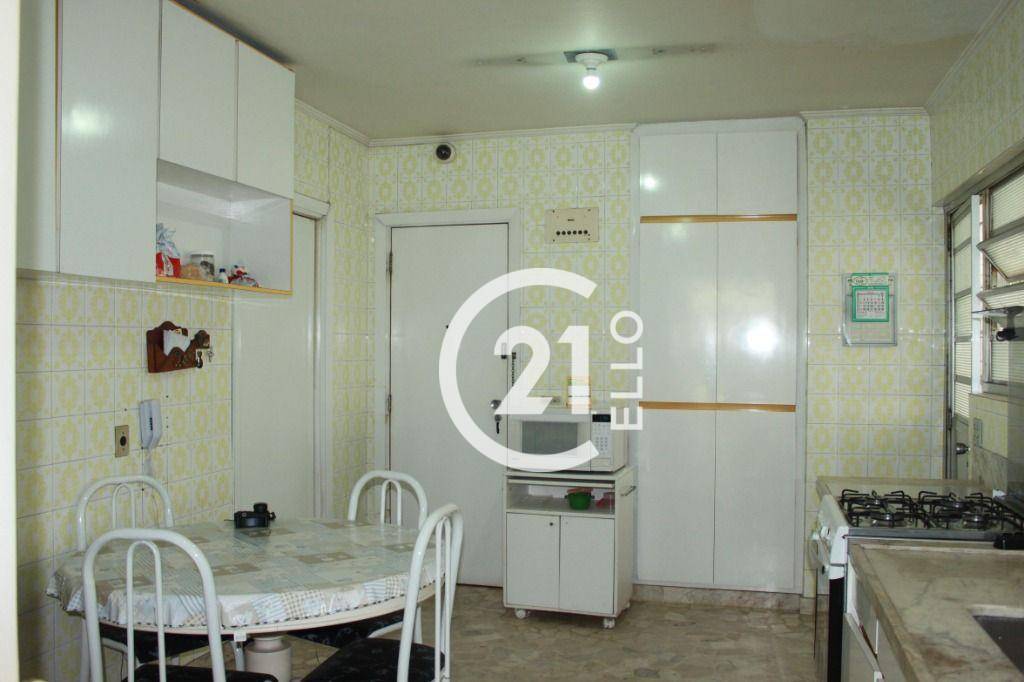 Apartamento à venda com 3 quartos, 240m² - Foto 17