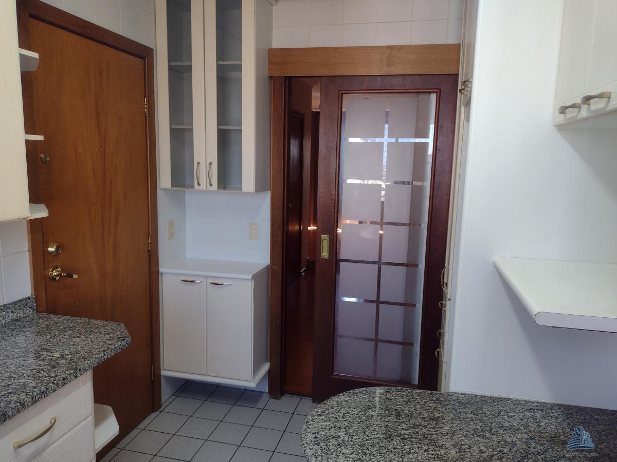 Apartamento à venda com 4 quartos, 111m² - Foto 23