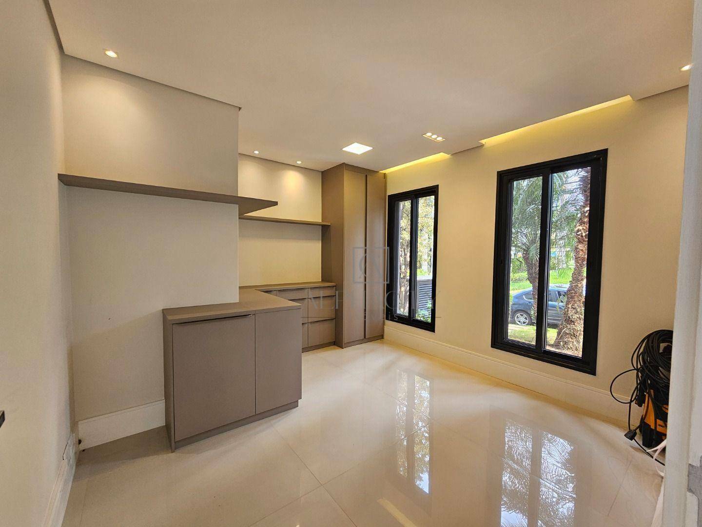 Casa de Condomínio à venda e aluguel com 4 quartos, 650m² - Foto 2