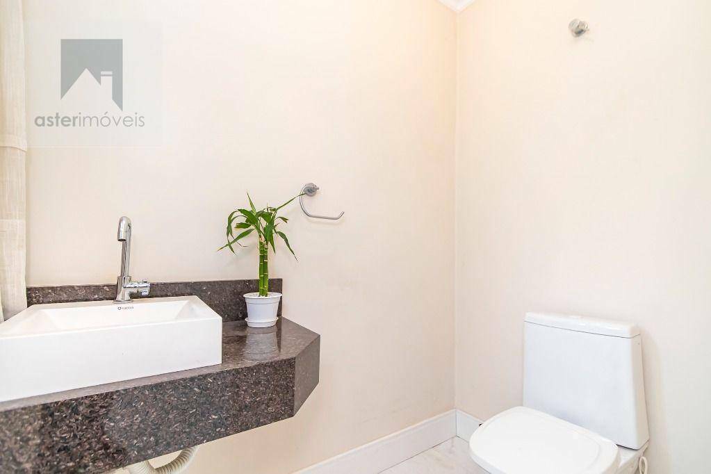 Casa para alugar com 4 quartos, 285m² - Foto 33
