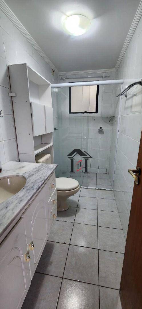 Apartamento para alugar com 3 quartos, 99m² - Foto 12