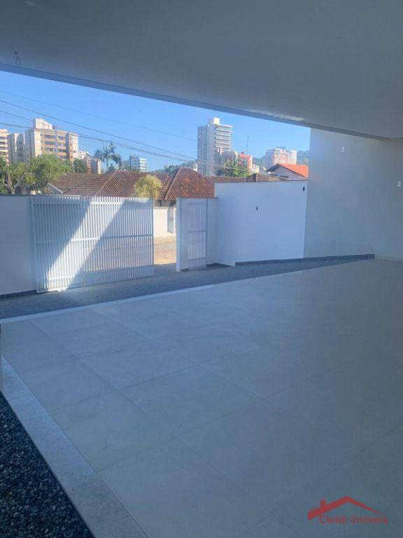 Casa à venda com 4 quartos, 254m² - Foto 6