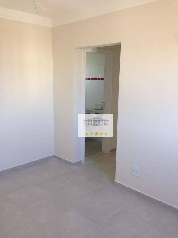 Apartamento à venda com 2 quartos, 75m² - Foto 2